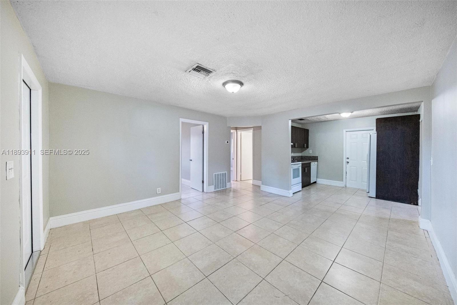 5736 Simms Street Hollywood, FL 33021 - Photo 10 of 36 Gallery Image 10