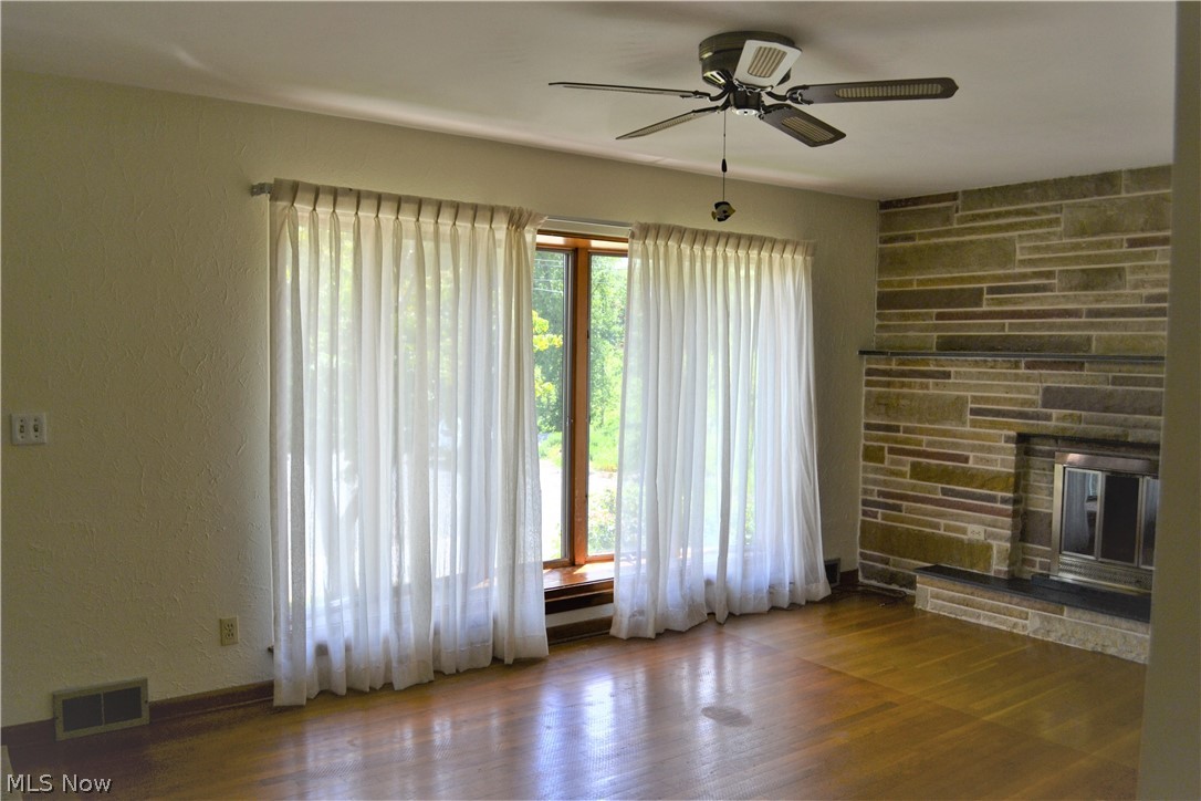 164 Greenbrier Road Weirton, WV 26062 - Photo 3 of 13 Gallery Image 3