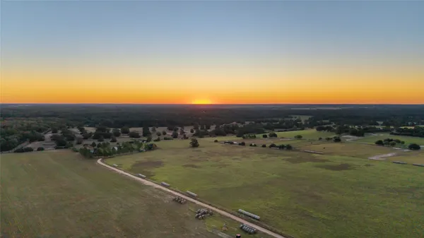 $1,150,000 | 245 Country Lane, McDade, TX 78650