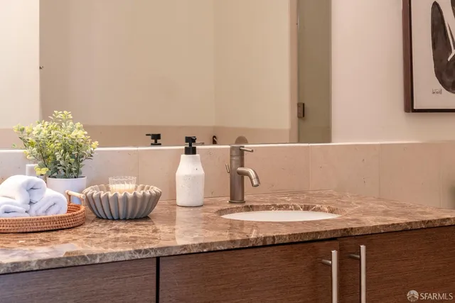 $7,000 | 301 Main Street, Unit 5G, San Francisco, CA 94105