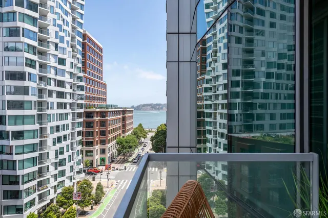 $7,000 | 301 Main Street, Unit 5G, San Francisco, CA 94105