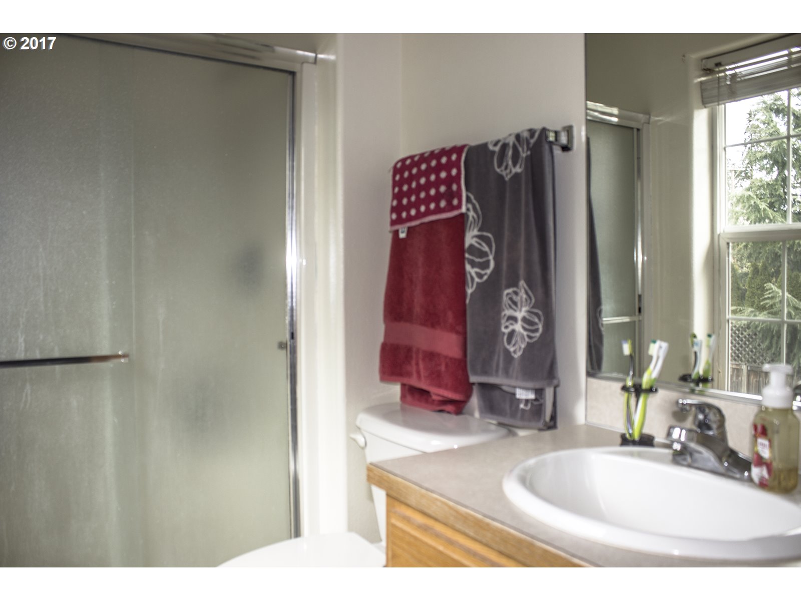 612 Villa Road Newberg, OR 97132 - Photo 13 of 14 Bathroom, Attached
