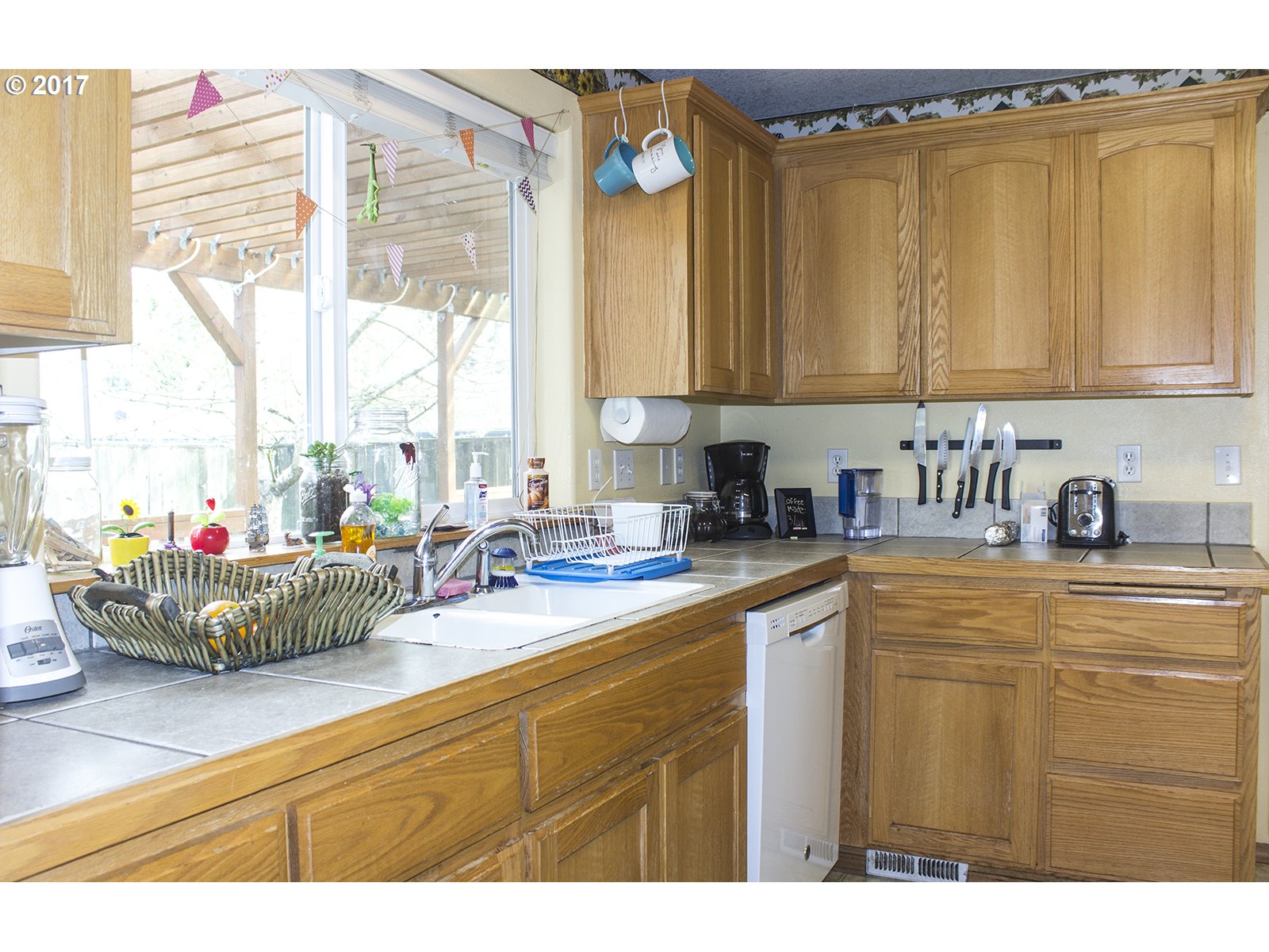 612 Villa Road Newberg, OR 97132 - Photo 6 of 14 Kitchen