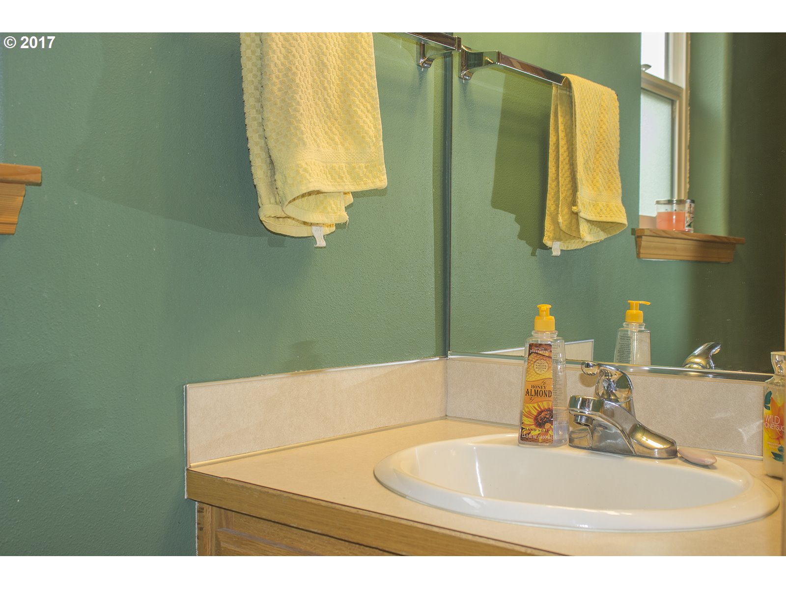 612 Villa Road Newberg, OR 97132 - Photo 7 of 14 Partial Bath