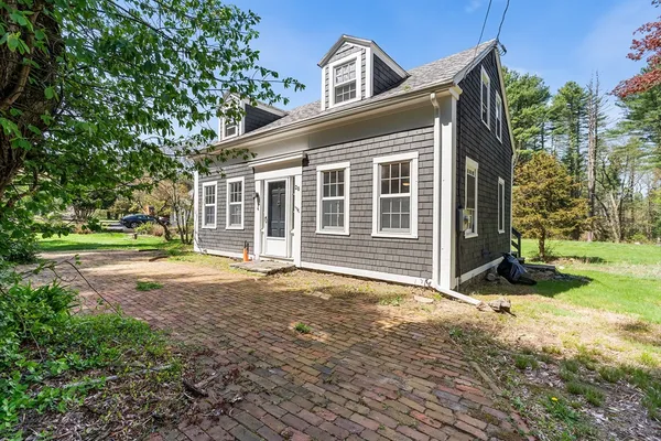 $550,000 | 20 School Street, Rehoboth, MA 02769