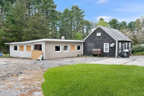 $550,000 | 20 School Street, Rehoboth, MA 02769