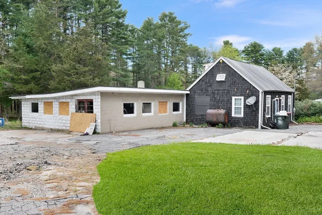 $550,000 | 20 School Street, Rehoboth, MA 02769