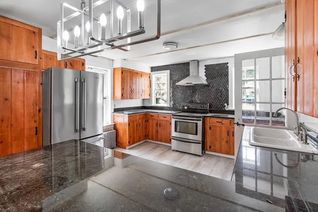 $550,000 | 20 School Street, Rehoboth, MA 02769