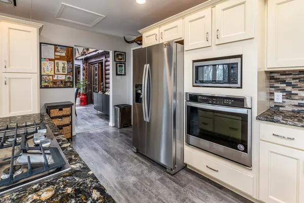 $849,900 | 1425 Skyline Drive, Cobden, IL 62920