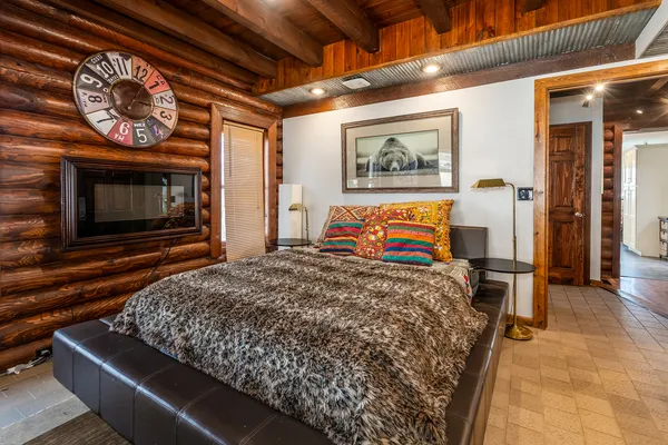 $849,900 | 1425 Skyline Drive, Cobden, IL 62920