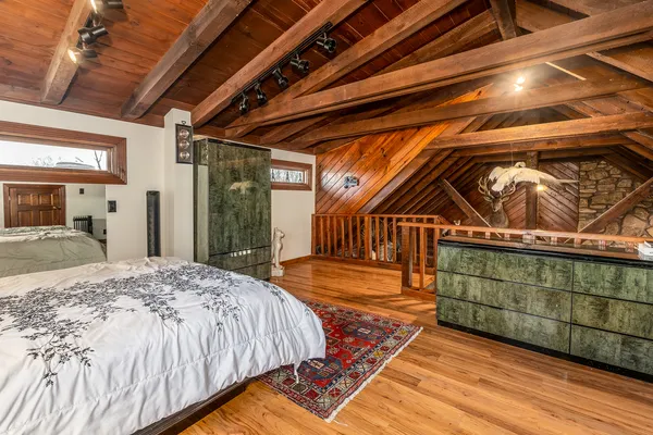 $849,900 | 1425 Skyline Drive, Cobden, IL 62920