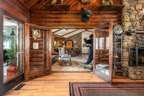 $849,900 | 1425 Skyline Drive, Cobden, IL 62920