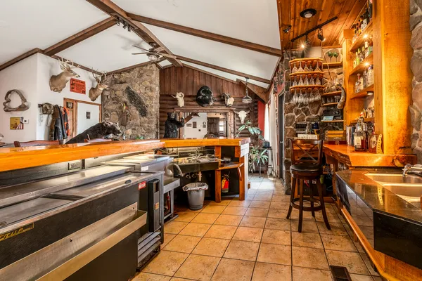 $849,900 | 1425 Skyline Drive, Cobden, IL 62920