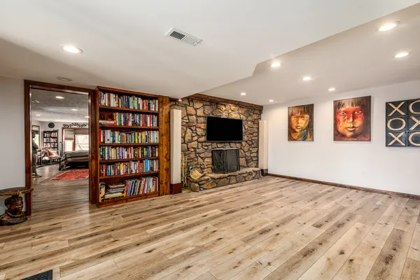 $849,900 | 1425 Skyline Drive, Cobden, IL 62920