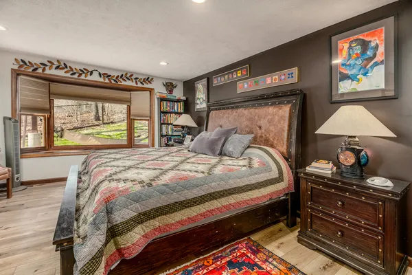 $849,900 | 1425 Skyline Drive, Cobden, IL 62920