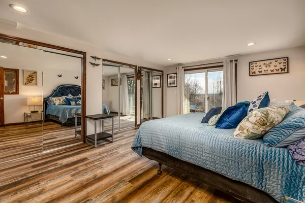 $849,900 | 1425 Skyline Drive, Cobden, IL 62920