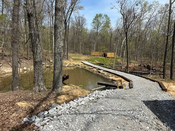 $849,900 | 1425 Skyline Drive, Cobden, IL 62920