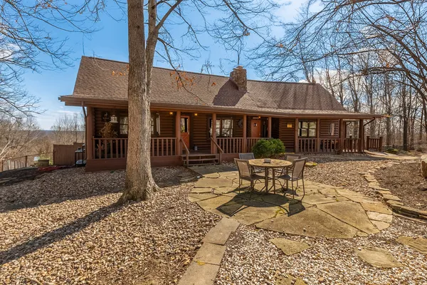 $849,900 | 1425 Skyline Drive, Cobden, IL 62920