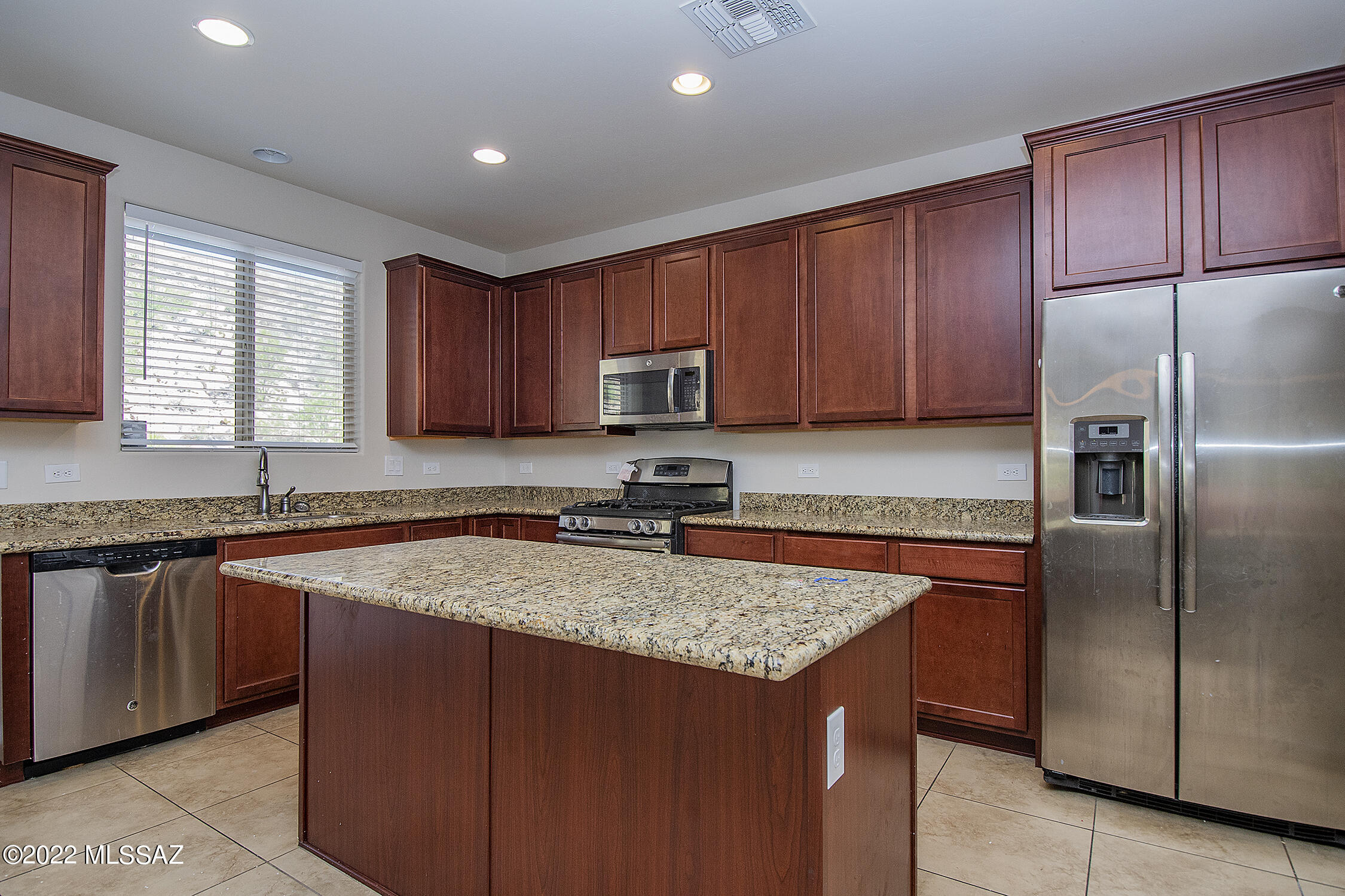 39081 South Running Roses Lane Tucson, AZ 85739 - Photo 12 of 43