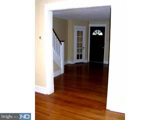 418 Glendale Road Upper Darby, PA 19082 - Photo 2 of 6
