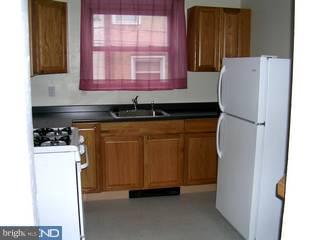 418 Glendale Road Upper Darby, PA 19082 - Photo 4 of 6