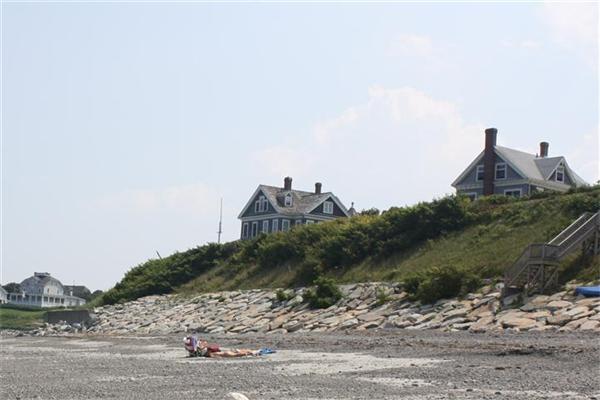 8 Summit Avenue Hull, MA 02045 - Photo 6 of 30 a view of a road with a park