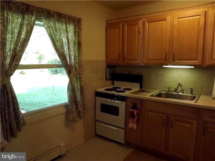 130 Plumtree Road Levittown, PA 19056 - Photo 2 of 23 Kitchen