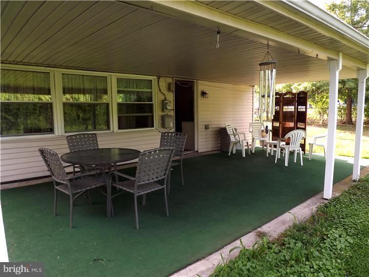 130 Plumtree Road Levittown, PA 19056 - Photo 19 of 23 Patio