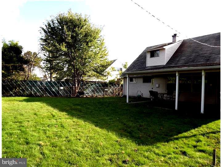130 Plumtree Road Levittown, PA 19056 - Photo 20 of 23 Back Yard