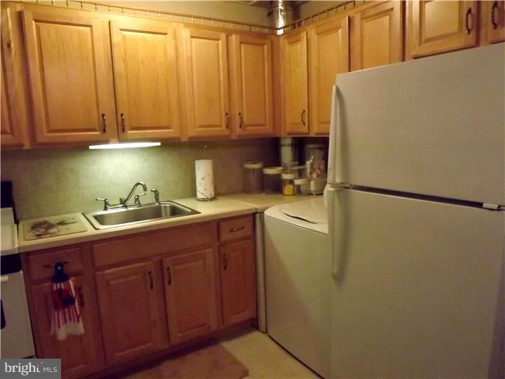 130 Plumtree Road Levittown, PA 19056 - Photo 3 of 23 Kitchen