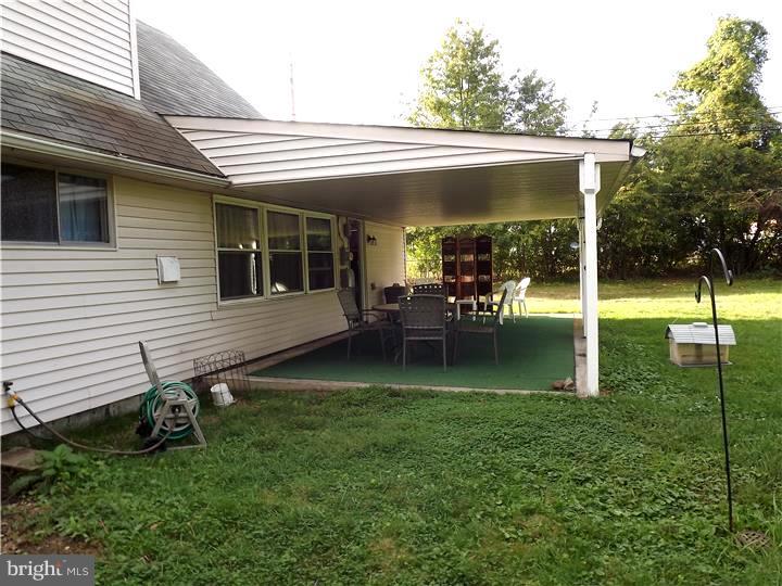 130 Plumtree Road Levittown, PA 19056 - Photo 21 of 23 Exterior Back