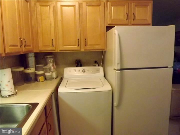 130 Plumtree Road Levittown, PA 19056 - Photo 4 of 23 Kitchen