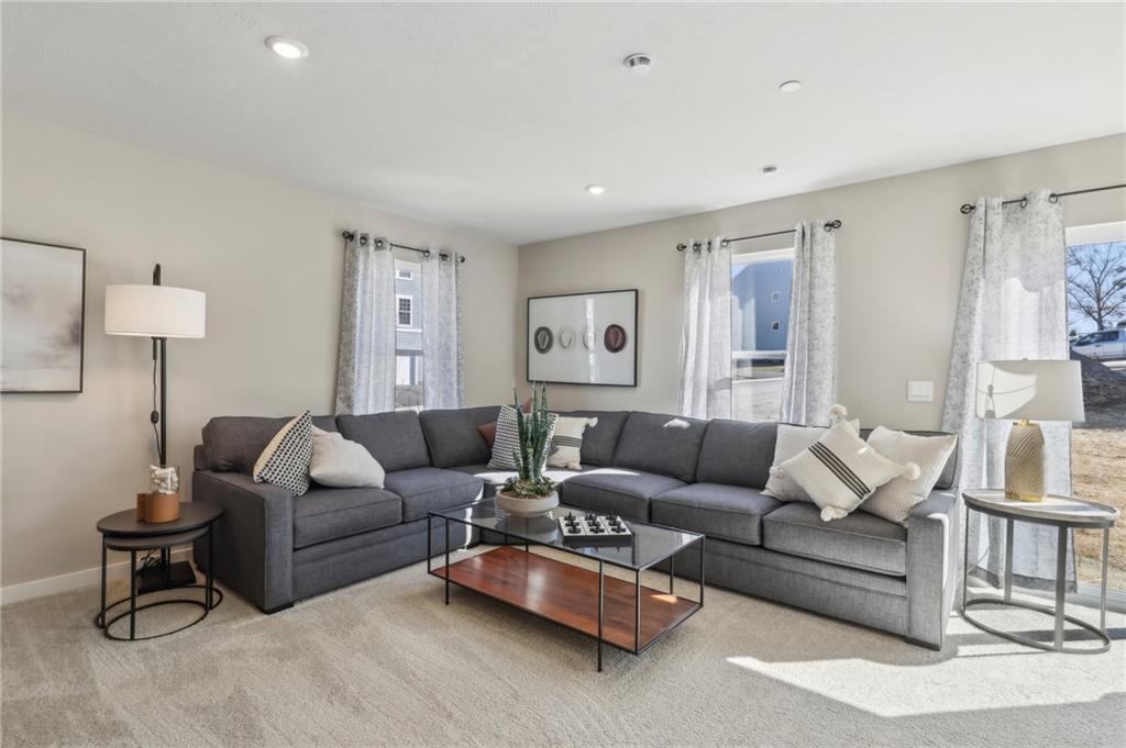 136 River Ridge Drive Coraopolis, PA 15108 - Photo 5 of 28 a living room with furniture and a couch