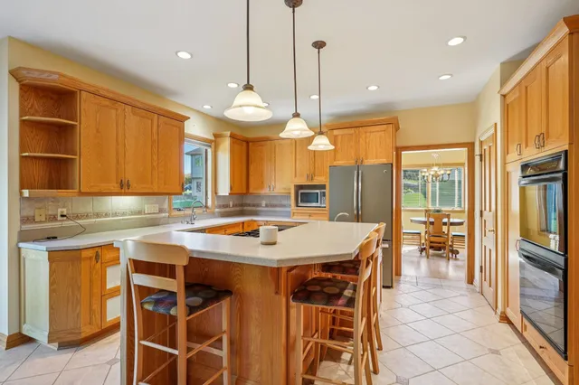 $875,000 | 1610 Monticello Lane, Waunakee, WI 53597
