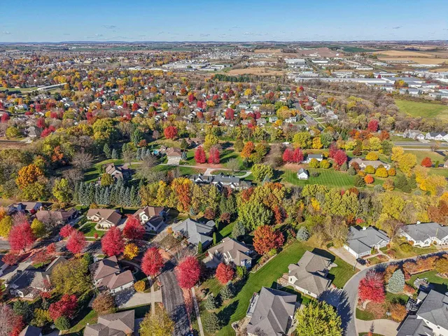 $875,000 | 1610 Monticello Lane, Waunakee, WI 53597