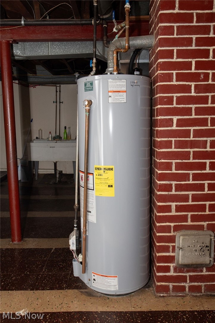 213 Como Street Struthers, OH 44471 - Photo 20 of 25 Hot water tank updated in 2021 and still under warranty