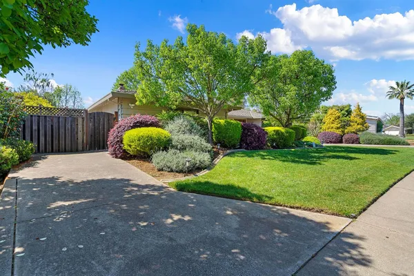 $1,100,000 | 1548 Barnett Circle, Carmichael, CA 95608