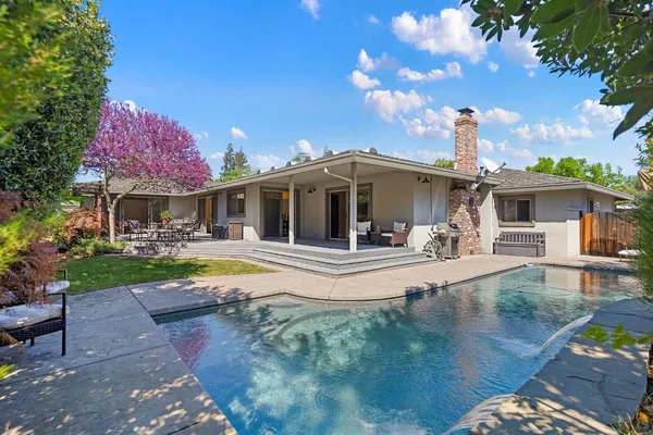 $1,100,000 | 1548 Barnett Circle, Carmichael, CA 95608