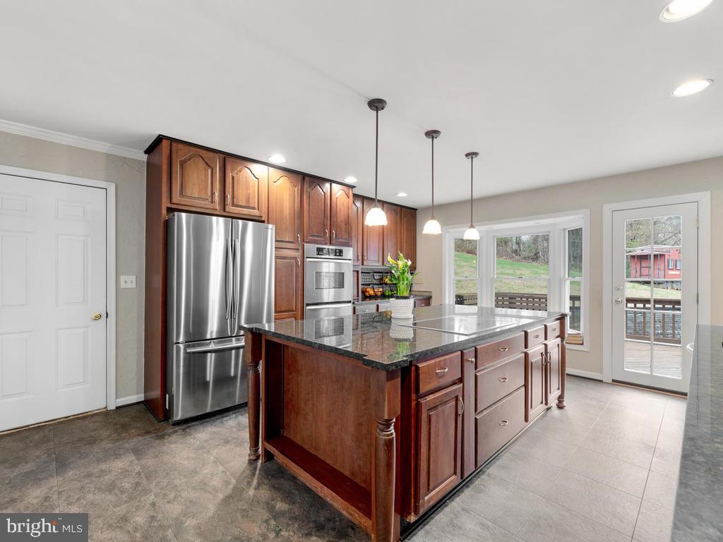 9405 Slate Quarry Road Dickerson, MD 20842 - Photo 5 of 71 Gourmet kitchen
