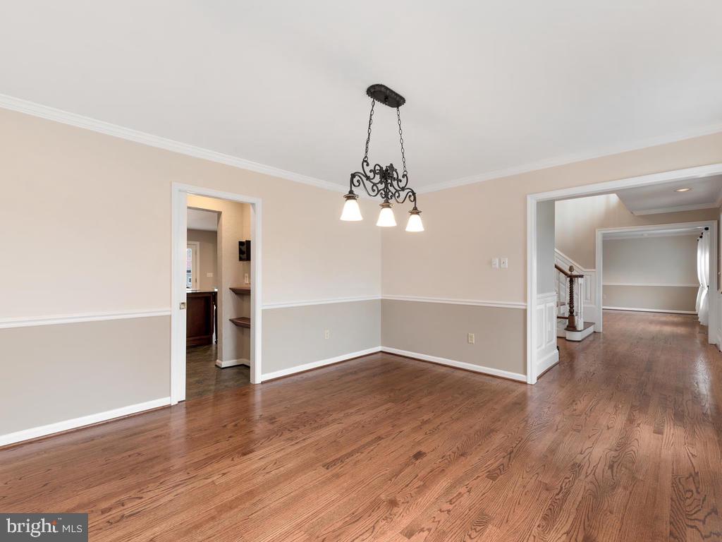 9405 Slate Quarry Road Dickerson, MD 20842 - Photo 41 of 71 Sitting room