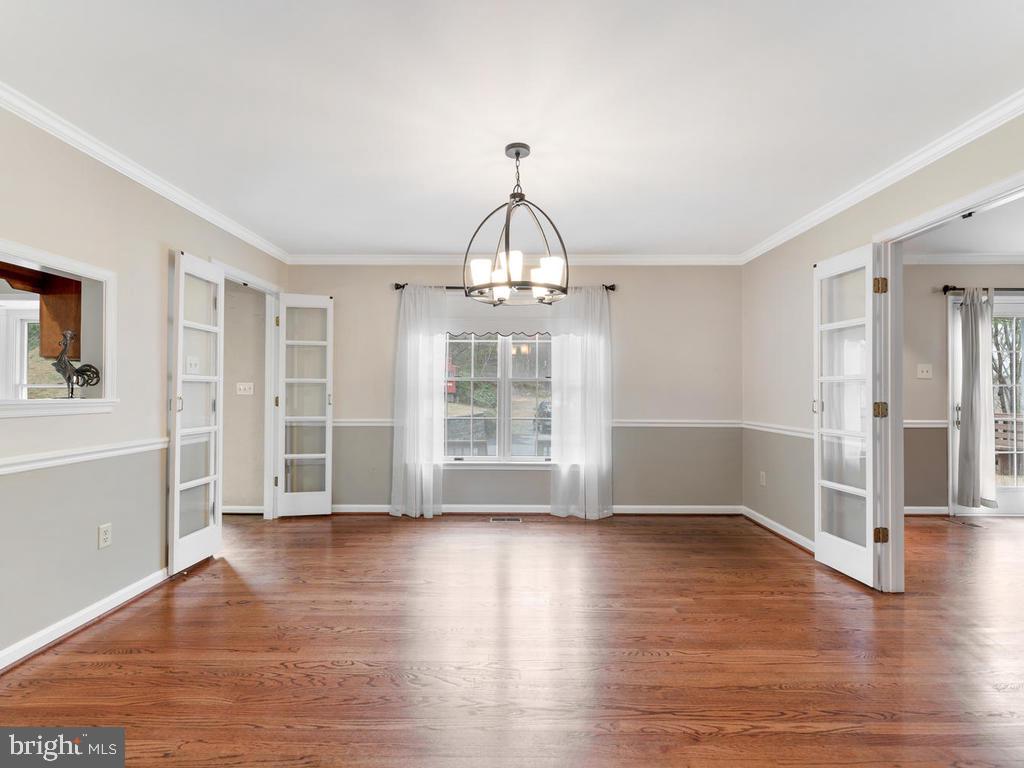 9405 Slate Quarry Road Dickerson, MD 20842 - Photo 46 of 71 Sitting room, open to family room