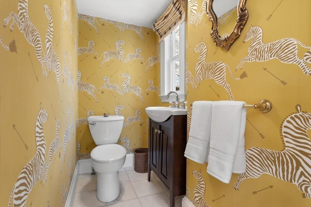 687 Boston Post Road Weston, MA 02493 - Photo 14 of 36