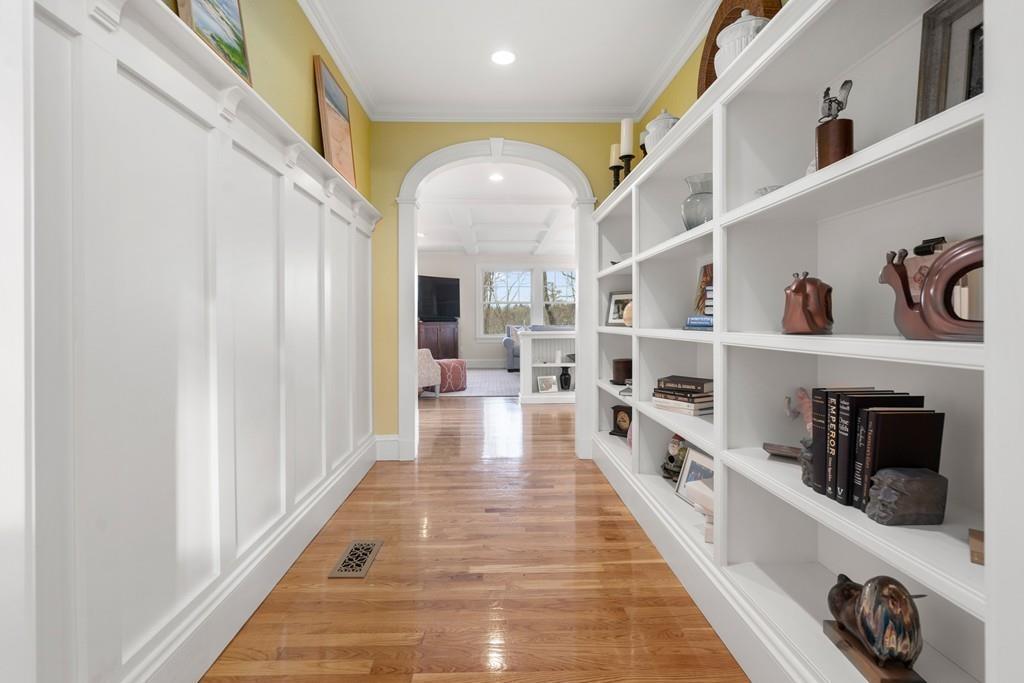 687 Boston Post Road Weston, MA 02493 - Photo 3 of 36