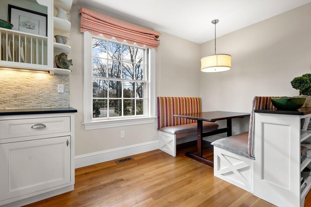 687 Boston Post Road Weston, MA 02493 - Photo 7 of 36