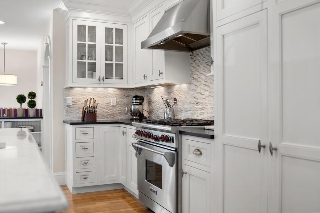 687 Boston Post Road Weston, MA 02493 - Photo 8 of 36