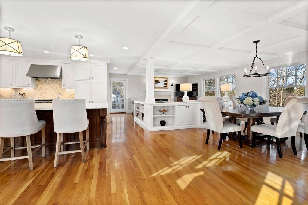 687 Boston Post Road Weston, MA 02493 - Photo 9 of 36