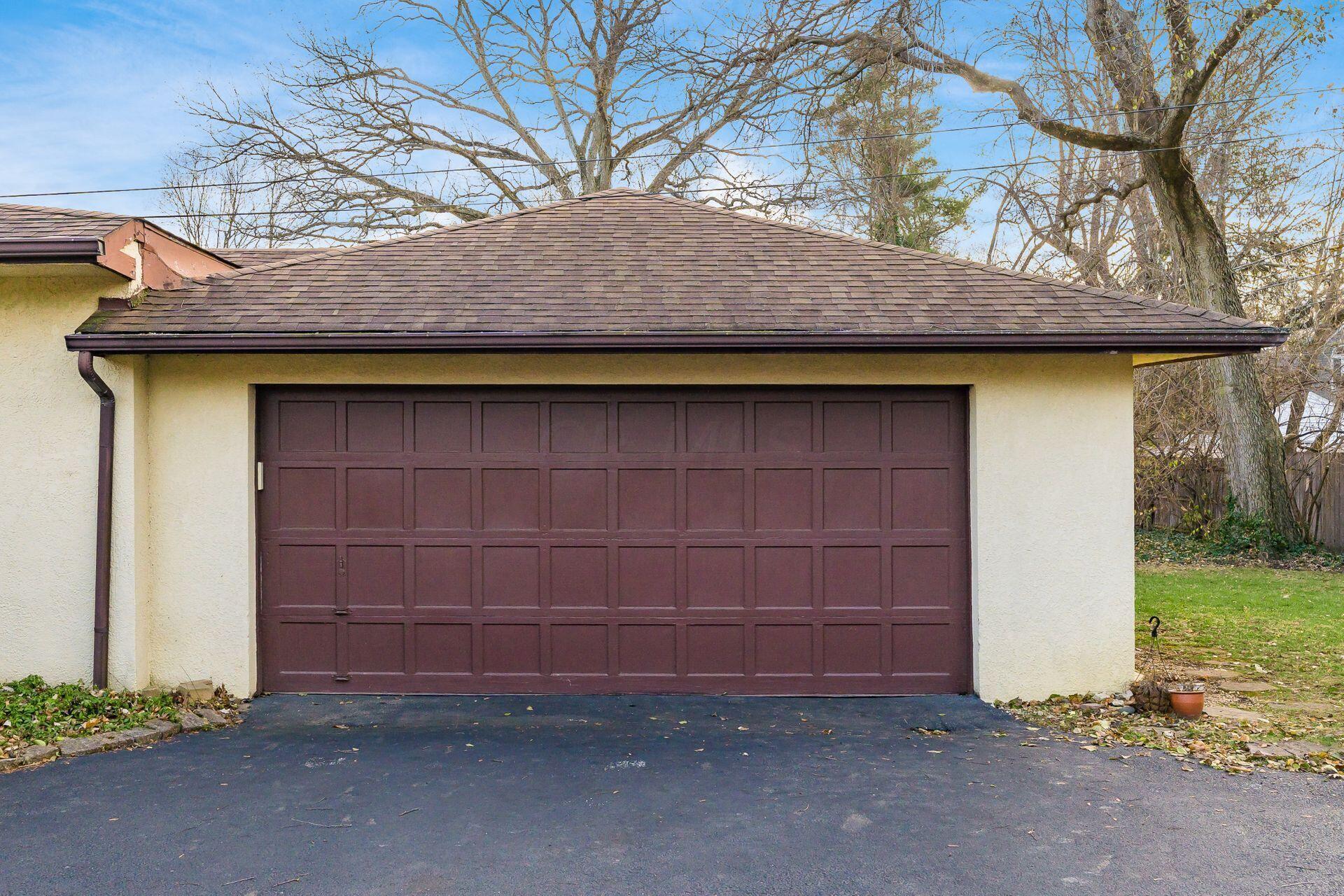 71 North Merkle Road Columbus, OH 43209 - Photo 43 of 66 Attached Garage