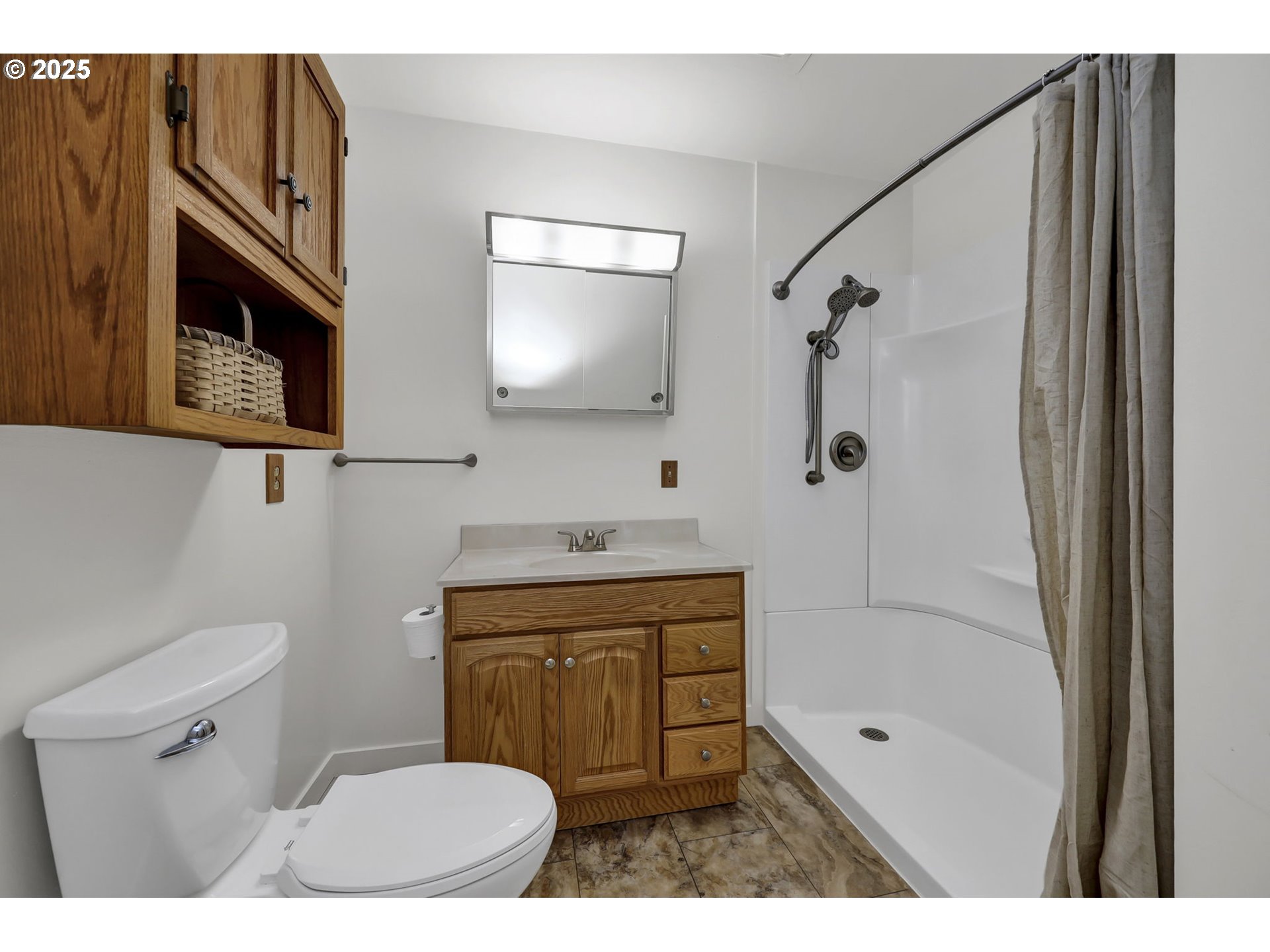 26139 Ferguson Road Junction City, OR 97448 - Photo 14 of 43 Gallery Image 14