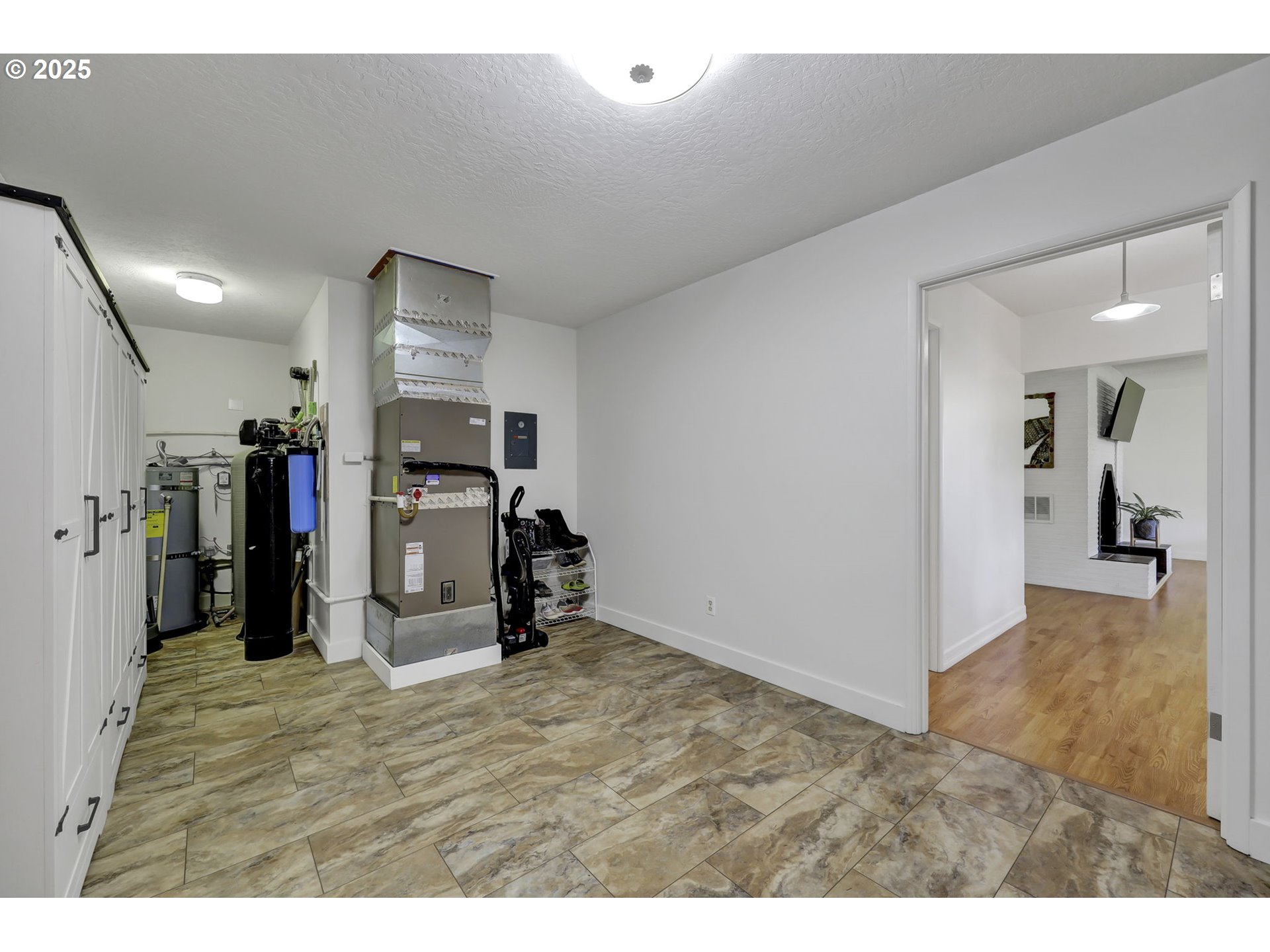 26139 Ferguson Road Junction City, OR 97448 - Photo 23 of 43 Gallery Image 23
