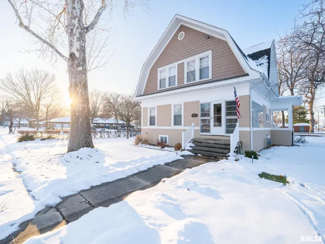 $185,000 | 101 South Harrison Street, Manito, IL 61546